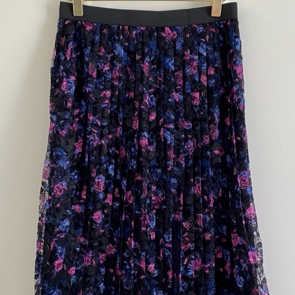 *NWOT* Simply Styled by Sears Pleated Skirt - Picture 2 of 10